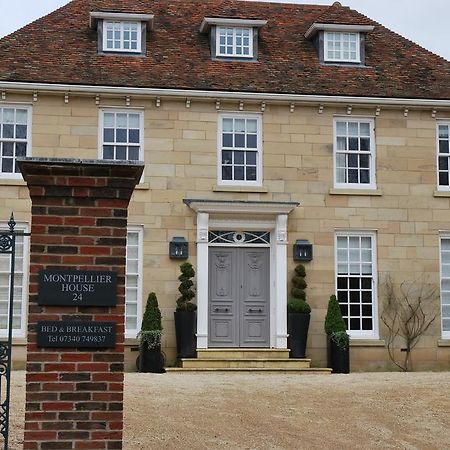 Bed and Breakfast Montpellier House Newport Pagnell Exterior foto