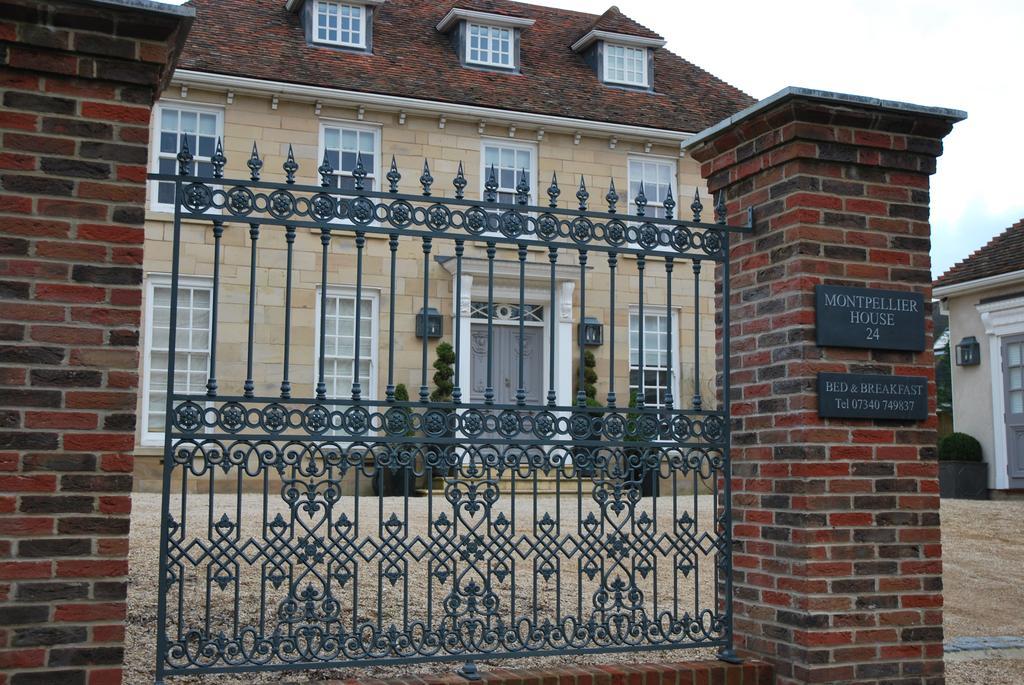 Bed and Breakfast Montpellier House Newport Pagnell Exterior foto