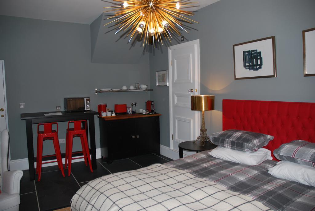 Bed and Breakfast Montpellier House Newport Pagnell Exterior foto